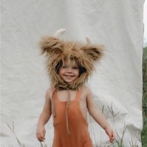 Native Fable Highland Cow bonnet/hat